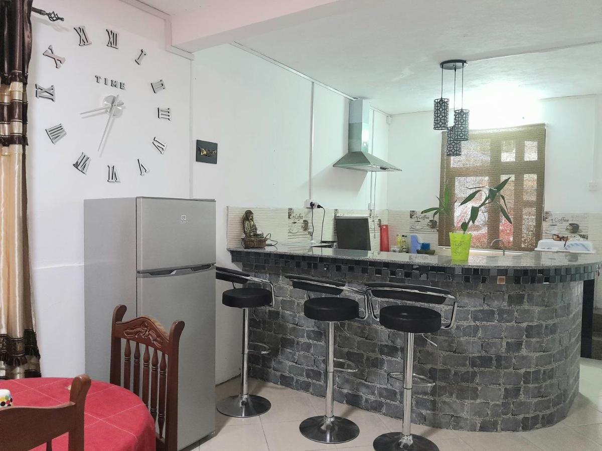 Beautiful Affordable House - 5 Minutes From The Airport And 12 Minutes To Blue Bay Beach Mon Tresor Exteriör bild