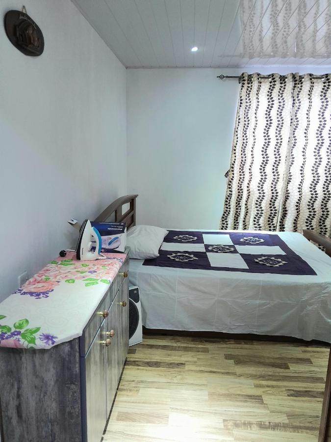 Beautiful Affordable House - 5 Minutes From The Airport And 12 Minutes To Blue Bay Beach Mon Tresor Exteriör bild