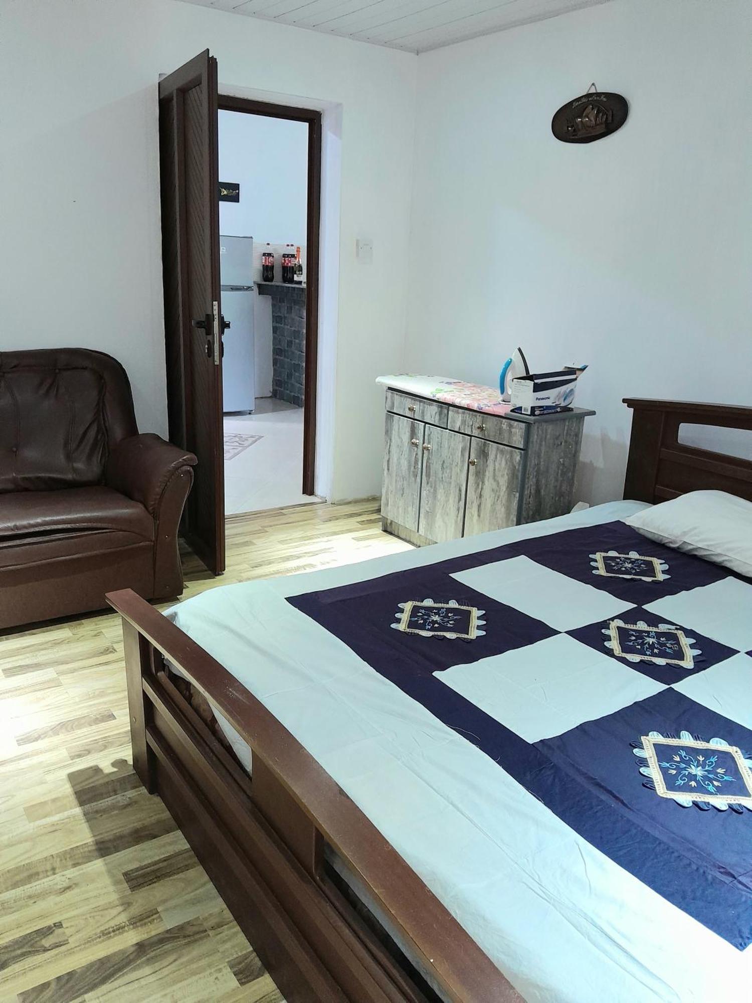 Beautiful Affordable House - 5 Minutes From The Airport And 12 Minutes To Blue Bay Beach Mon Tresor Exteriör bild
