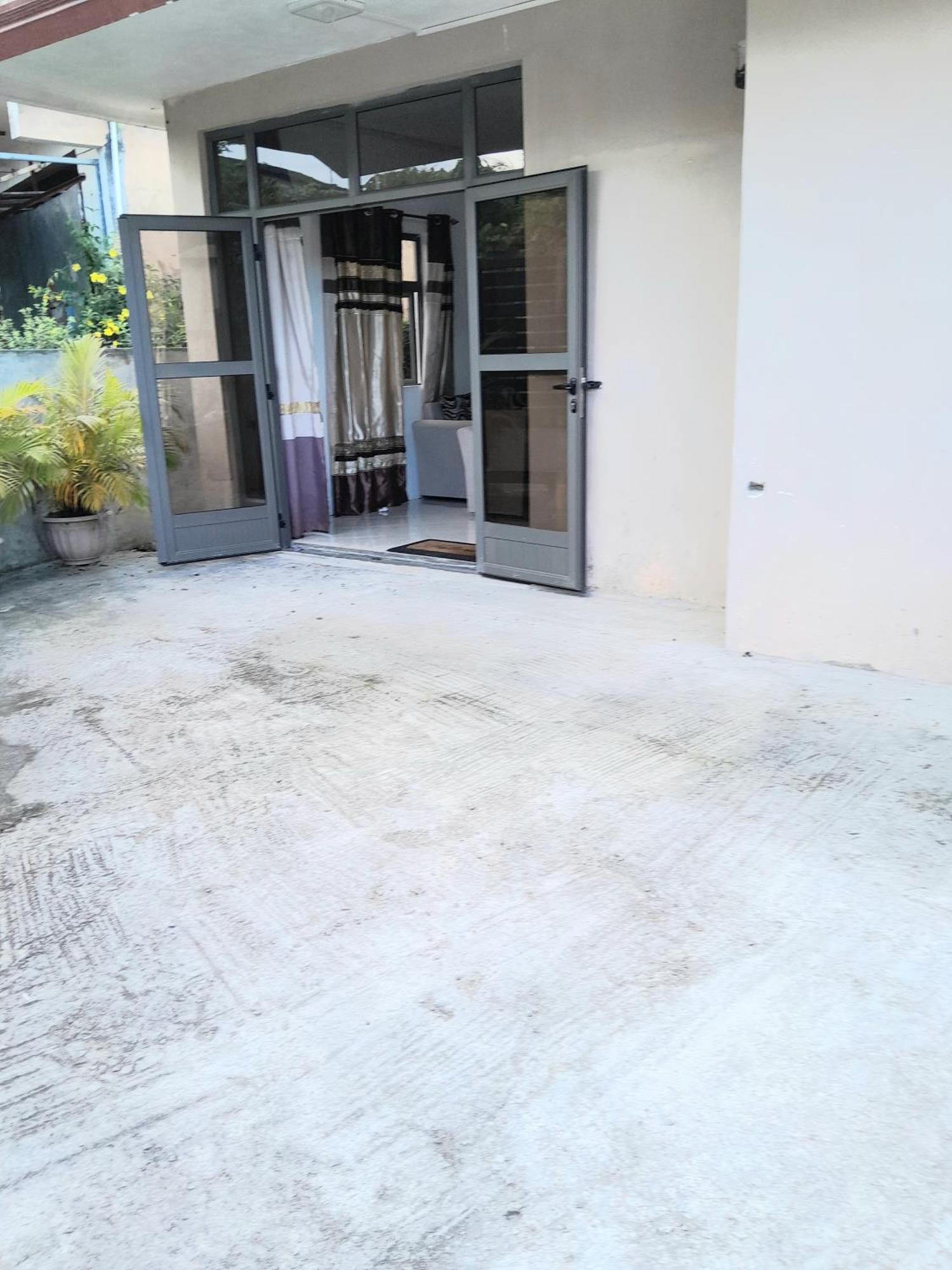 Beautiful Affordable House - 5 Minutes From The Airport And 12 Minutes To Blue Bay Beach Mon Tresor Exteriör bild